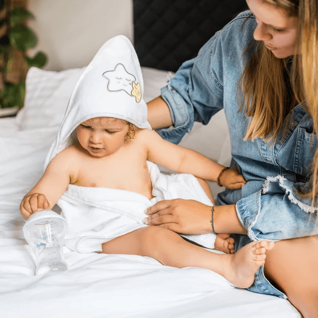 BABYONO-088673 Towel with hood terry White star 100x100 cm